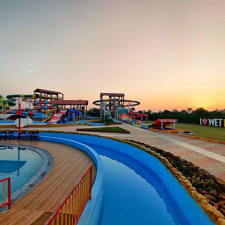 Wet N Wild Water Park & Resort Mendarda Exterior foto