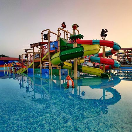 Wet N Wild Water Park & Resort Mendarda Exterior foto