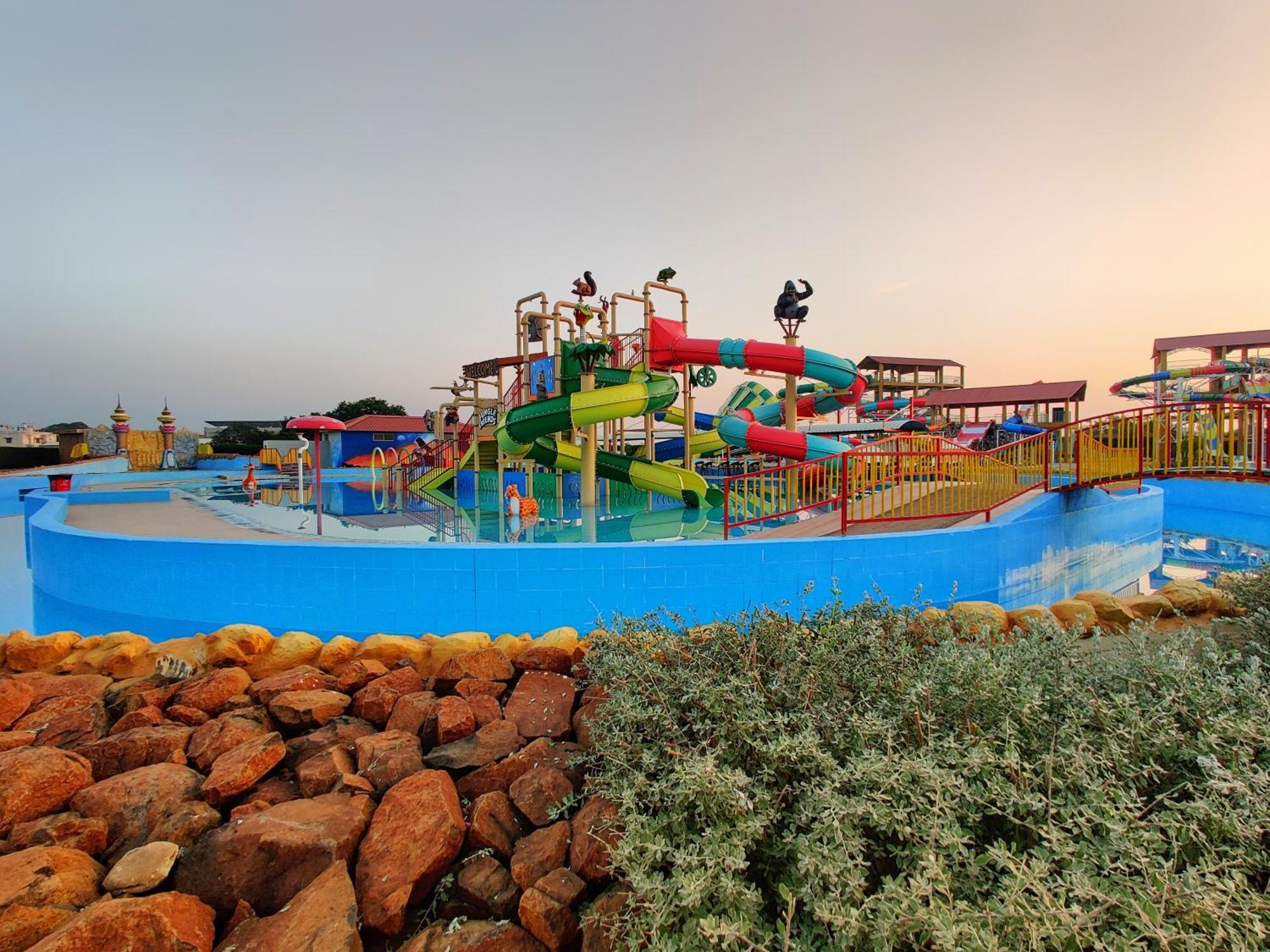 Wet N Wild Water Park & Resort Mendarda Exterior foto