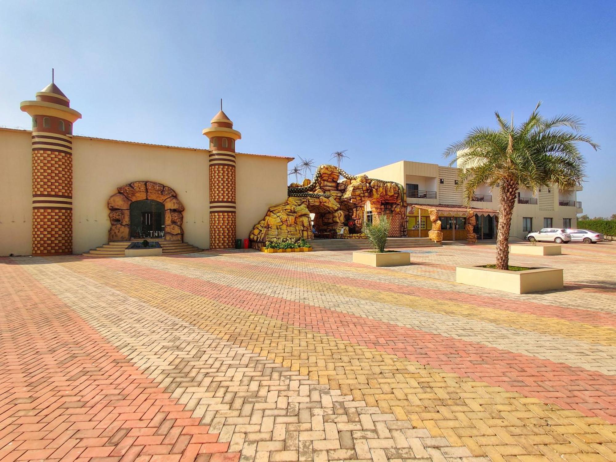Wet N Wild Water Park & Resort Mendarda Exterior foto