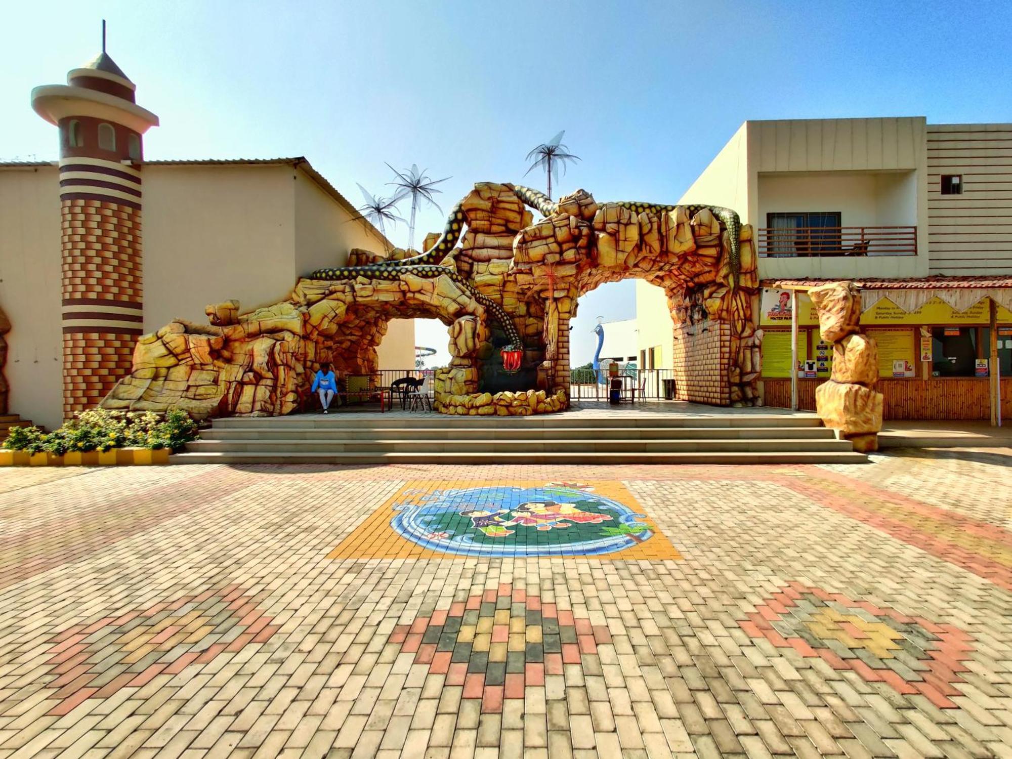 Wet N Wild Water Park & Resort Mendarda Exterior foto